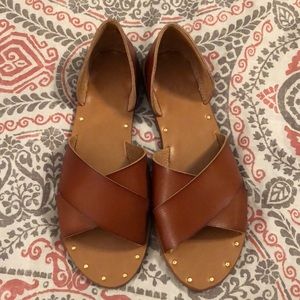 Universal thread flats/sandals